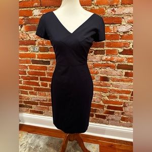 Banana Republic navy blue v-neck sheath. Size 2.